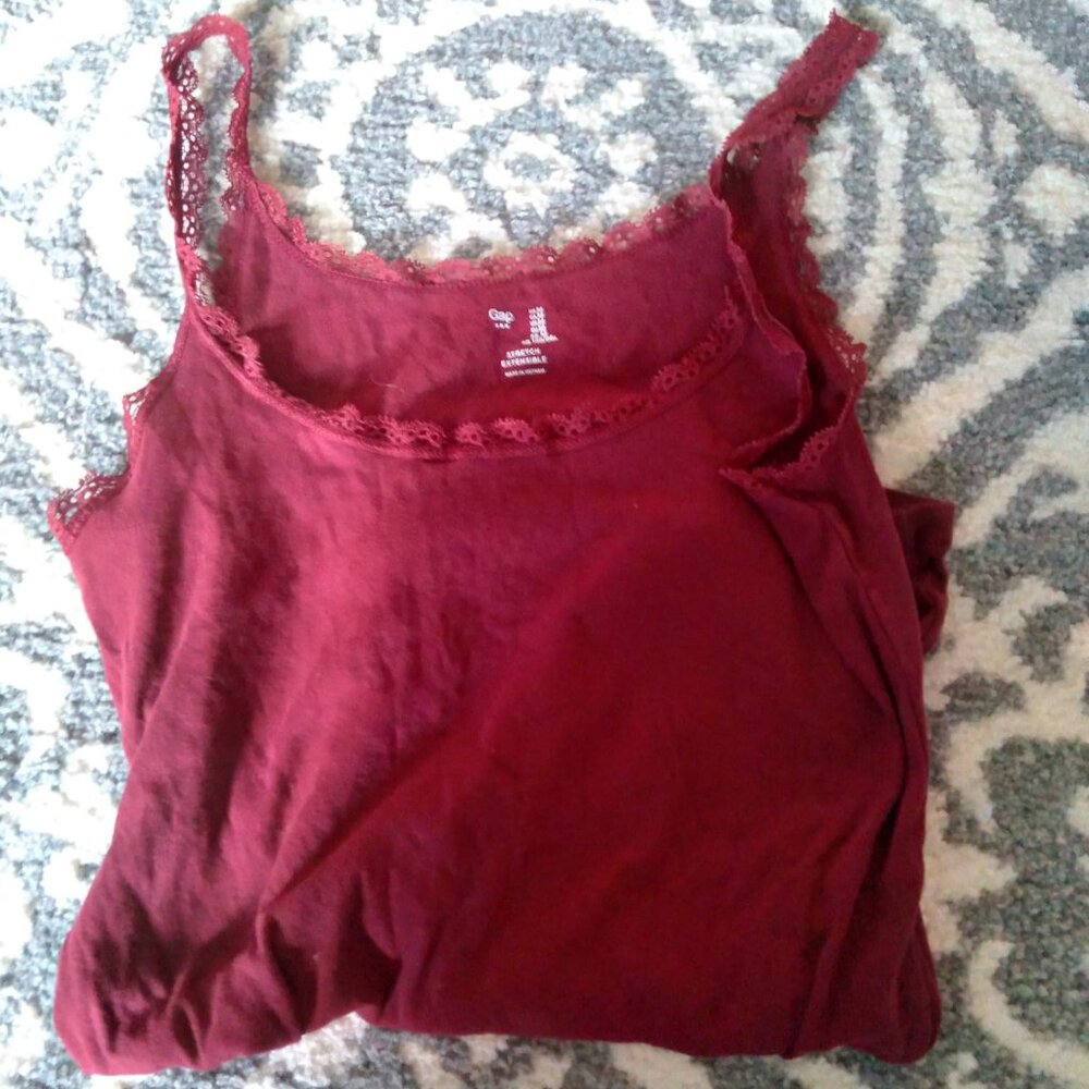 GAP like new tank top/cami Medium. Maroon color